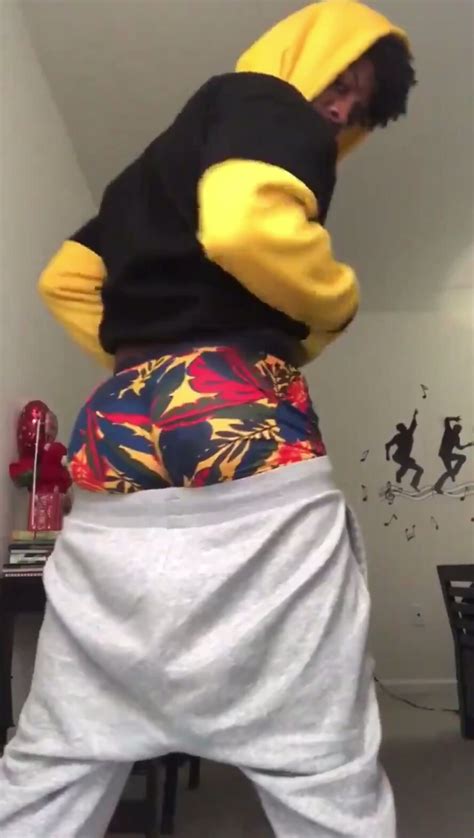 Dreadhead Shows Off Ass ThisVid