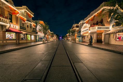disneyland main street  night disneyland main street cinema