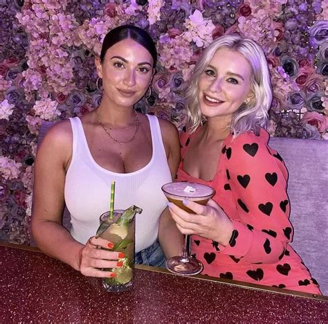 Left Or Right Nudes Ifyouhadtopickone Nude Pics Org