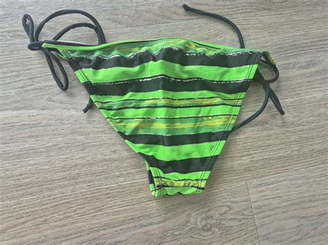 Bikini grün gestreift Gr M Kaufen auf Ricardo