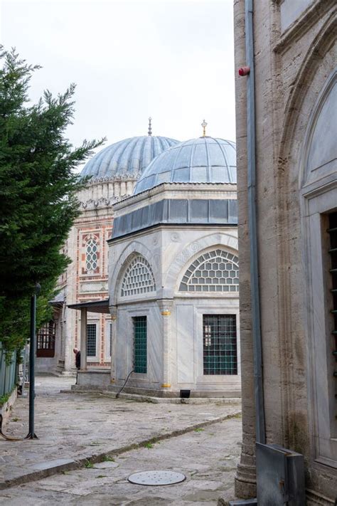 La Mezquita Sehzade En Estambul Turkiye Foto De Archivo Editorial