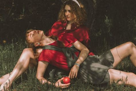 Sneaky Signs She S A Lesbian Even If She Won T Admit It Mercury Magazine