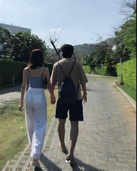 JVevermind bán nude tung ảnh cùng bạn gái giấu mặt body nửa kia gây bão vì quá nóng bỏng