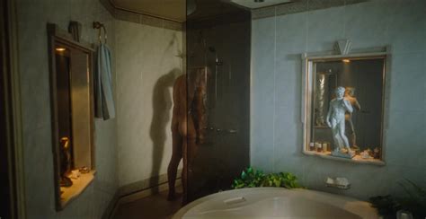 MATURE GUY SHOWERING ThisVid