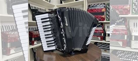 Аккордеон Юпитер 1/2 купить в Москве с доставкой | Хобби и отдых | Авито