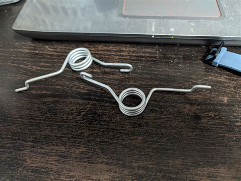 Пружина ручника комплект для тормозов Lucas / TRW на Peugeot 308 (2G ...