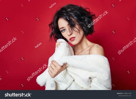 Naked Sexy Woman Short Hair Girl Stock Photo 1289821936 Shutterstock