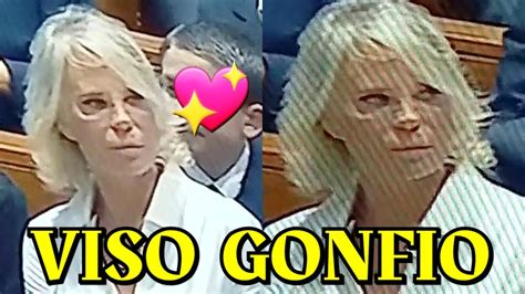 Maria De Filippi Al Funerale Di Silvio Berlusconi Ma Il Viso Tutto