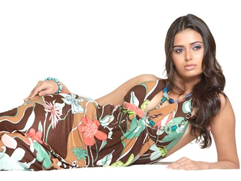 Model Dixit Babe Actress 13 720P Indian Meenakshi HD Wallpaper