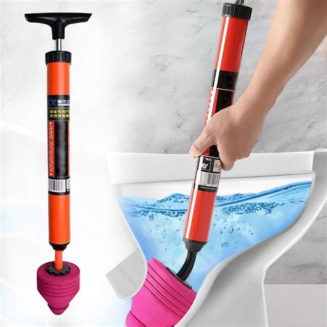 how to plunge a toilet 4