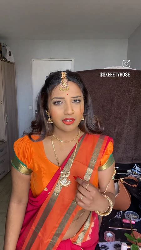 Hot Malayali Girl In Oranage Sare Showing Tummy And Navel Bellychain Mp4 Snapshot 00 05 508