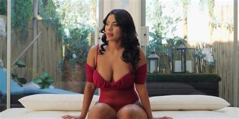 Numi Stunning Latina With Enormous Breasts Tnaflix