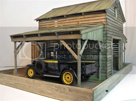 124 125 Danbury Mint Franklin Mint Barn Garage Diorama With