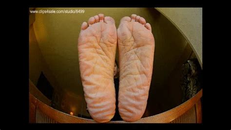 Sexy Milf CHEN S Super Wrinkly Soles Get INSPECTED Once Again MOV