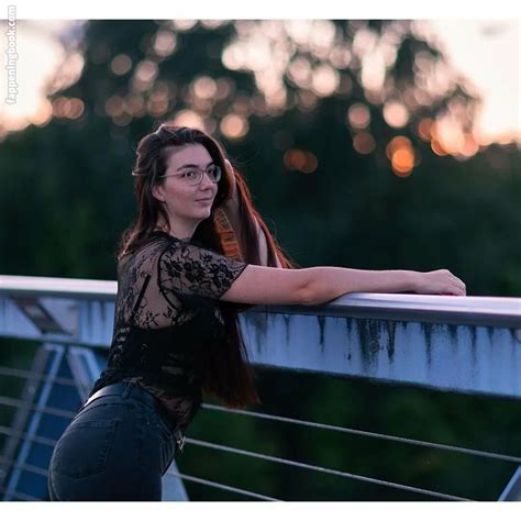 Justine Anne Crane Vewert Portraits Nude OnlyFans Leaks Fappening FappeningBook