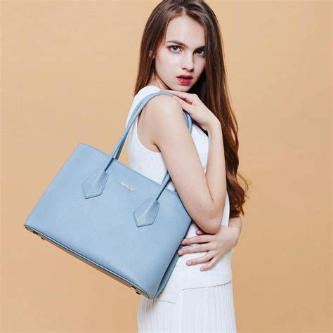 4 hot girl Ukraine xinh như búp bê nổi tiếng với dân mạng Việt Nam Gương mặt trẻ ZNEWS VN