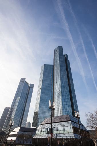 Menara Kantor Pusat Deutsche Bank Gedung Pencakar Langit Modern Di