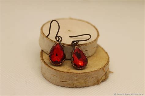 Серьги красные с стеклянной вставкой купить в интернет-магазине Ярмарка ...