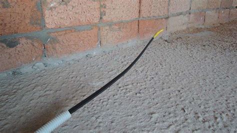 Затяжка кабеля в гофрированную трубу