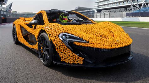Lando Norris, LEGO McLaren P1 ile piste çıktı!
