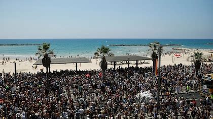Tel Aviv Celebr La Marcha Del Orgullo Gay M S Grande De Medio Oriente Infobae