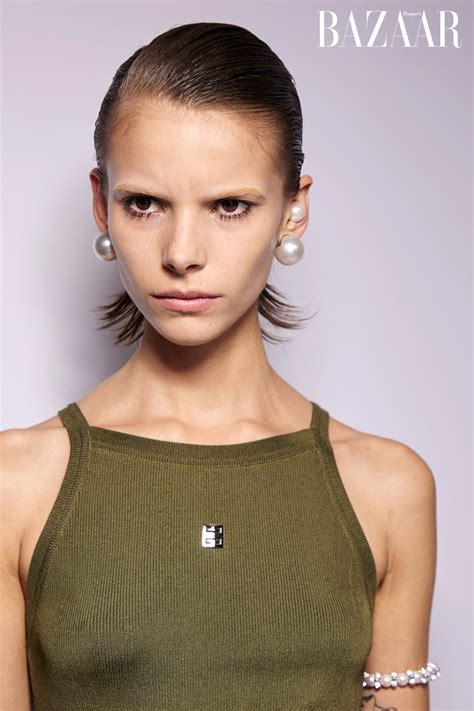 Xu H Ng Ph Ki N Trang S C Hot D P U N M