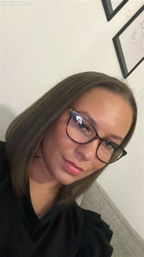 Sara Bennett Sarabennettxx Nude OnlyFans Leaks Fappening FappeningBook