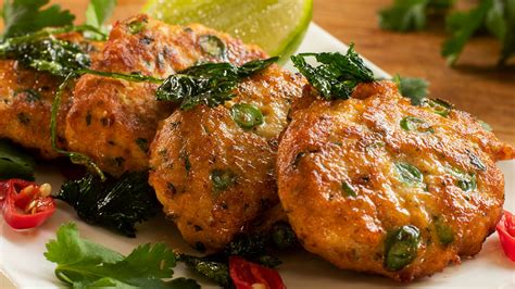Simple Thai fish cakes with sweet chili sauce - Easy Meals with Video