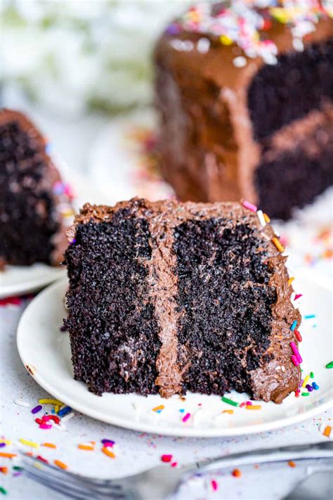 Super Easy Chocolate Cake & Frosting Recipe - The Baking ChocolaTess