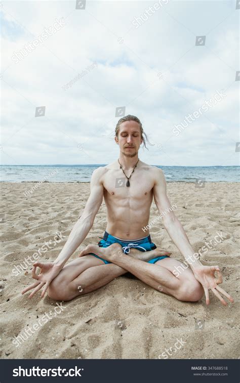 Skinny Nude Men Bilder Stockfotos Und Vektorgrafiken Shutterstock
