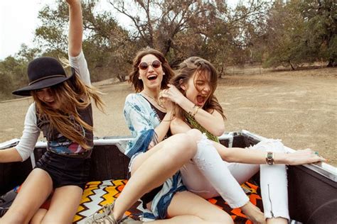 Zara H M về Việt Nam thì giới trẻ Việt vẫn chuộng order quần áo bởi những thương hiệu hot