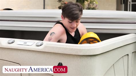 Tattooed Big Tit Babe Desiree Nevada Fucks Her Contractor Tyler Cruise