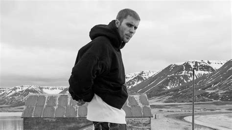 Lirik Terjemahan Dan Makna Lagu Sweet Dari Cigarettes After Sex