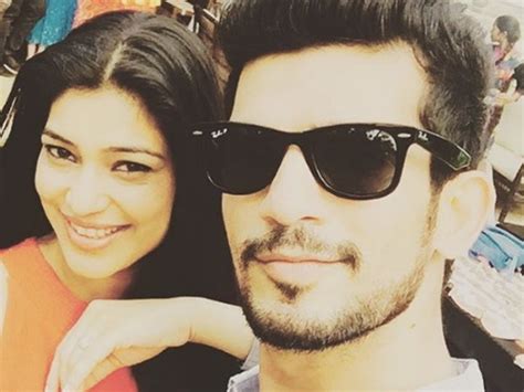 Arjun Bijlani Wishes His Wife Neha Swami On Her Birthday Filmibeat