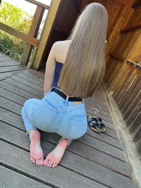 Hot Girl In Jeans Showing Her Bare Soles From Behind I Know You Re Gonna Be Busy Staring At My