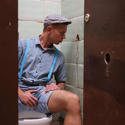 Sesso Gay Nei Bagni Pubblici Inaugura La Mostra Gay It