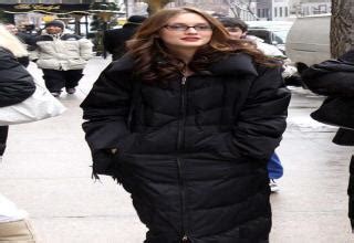 Hot Famous Girls Who Wear Glasses Gallery EBaum S World