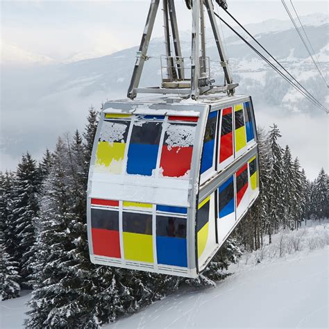 How High-Speed Detachable Chairlifts and Gondolas Work - Powder
