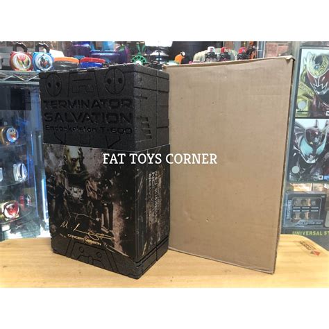 HOT TOYS Movie Masterpiece Series MMS105 Terminator Salvation Endoskeleton T 600 Concept Ver