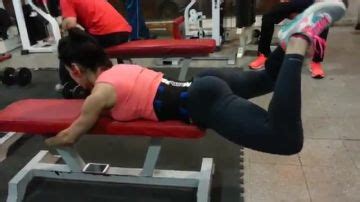 Un bon corps prêt à se faire baiser Porn