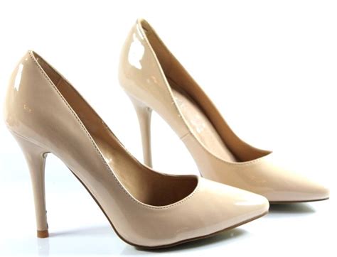 BEZOWE LAKIEROWANE CIELISTE SZPILKI NUDE 40 7008963896 Oficjalne Archiwum Allegro