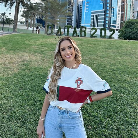 Vem Aí Casório Jogador De Futebol Diogo Dalot Vai Casar Se Com Cláudia