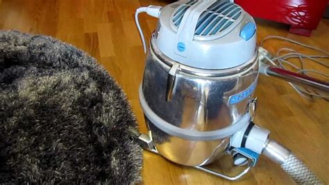 Nilfisk GS80 Vacuum Cleaner 1981-1984 - YouTube