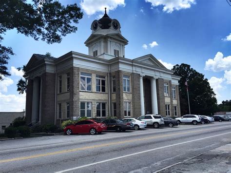 Franklin County Courthouse in Carnesville, Georgia. Paul Chandler July ...