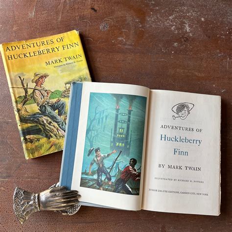Adventures of Huckleberry Finn - a 1954 Junior Deluxe Editions Book wi