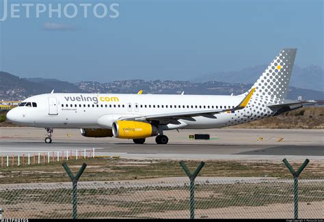 Ec Mxg Airbus A Vueling Monica De Guidi Jetphotos