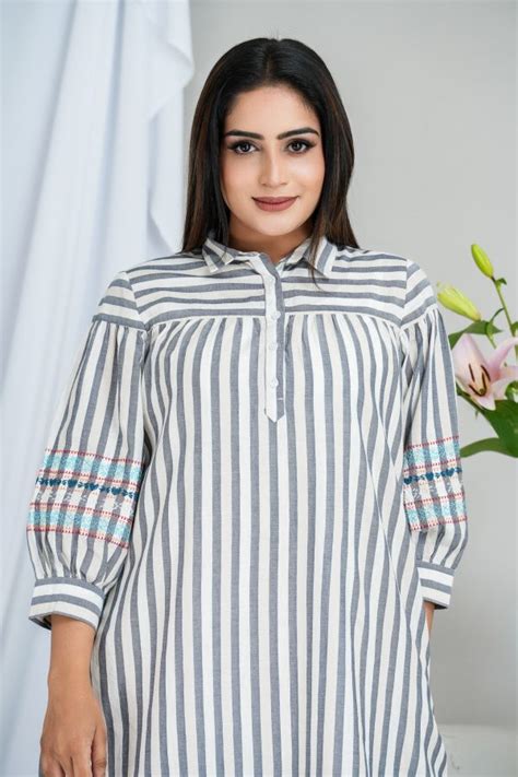 Striped Embroidered Loose Fit Short Dress La Vivente