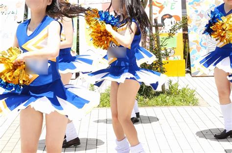 生足でアンスコ穿き忘れ！女子高生チアダンス部員の生パンツの赤リボン