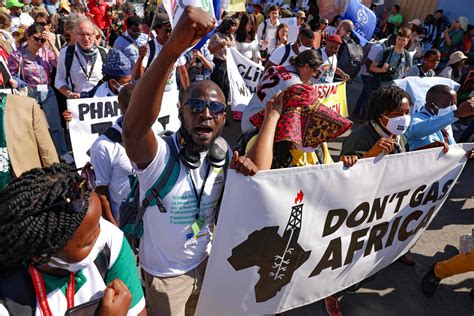 COP27 tem sábado de protestos no Egito 12 11 2022 Ambiente Folha