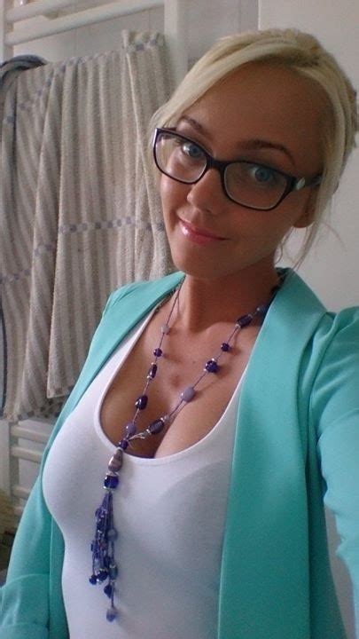 Framed Blue Eyes And An Awesome Smile Porn Pic